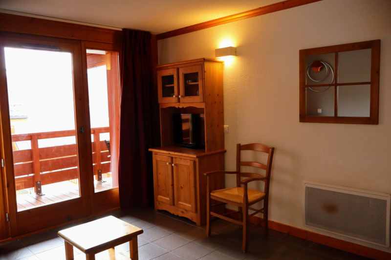 SALON - APPARTEMENT CHALETS DE LA VALLEE D'OR ASTER 203 - CHARBONNIERES VALLOIRE - VALLOIRE RESERVATIONS SALON - APPARTEMENT CHALETS DE LA VALLEE D'OR ASTER 203 - CHARBONNIERES VALLOIRE - VALLOIRE RESERVATIONS