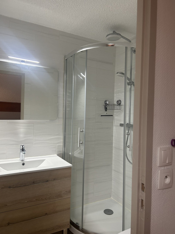 SALLE D'EAU - STUDIO CHOSEAUX 202 - VALLOIRE CENTRE