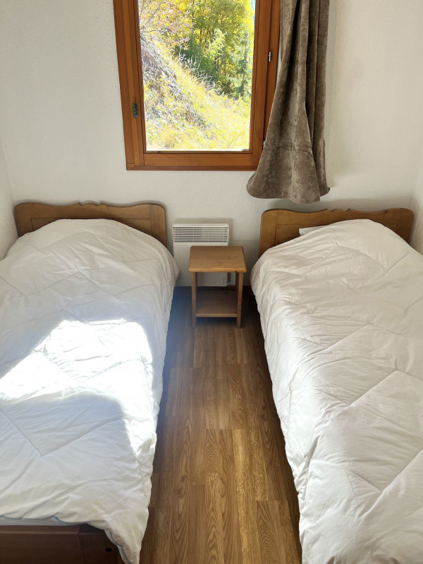 CHAMBRE - APPARTEMENT PENSEE 200 CHALETS DE LA VALLEE D'OR - VALLOIRE LES CHARBONNIERES CHAMBRE - APPARTEMENT PENSEE 200 CHALETS DE LA VALLEE D'OR - VALLOIRE LES CHARBONNIERES