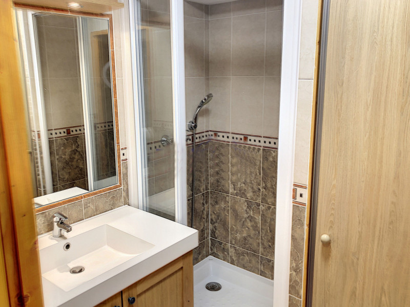 SALLE D'EAU - APPARTEMENT CHALETS DE LA VALLEE D'OR ASTER 202 - CHARBONNIERES VALLOIRE