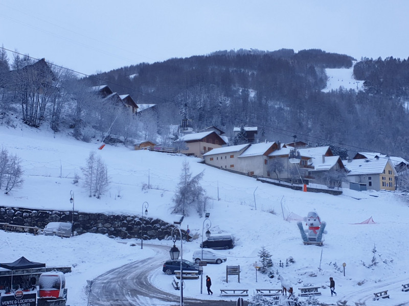 VUE HIVER - APPARTEMENT ROCHECHATEAU 37 - VALLOIRE CENTRE VUE HIVER - APPARTEMENT ROCHECHATEAU 37 - VALLOIRE CENTRE
