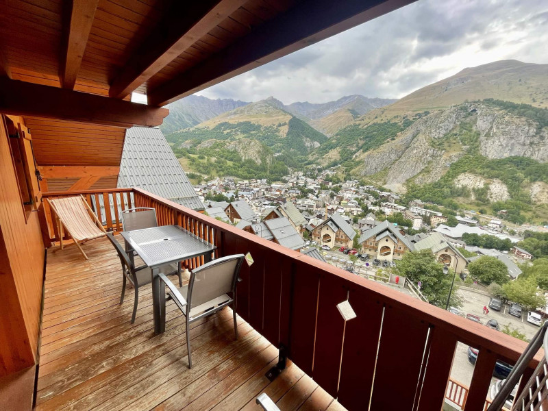 BALCON ET VUE SUR VILLAGE - APPARTEMENT CHALETS DE LA VALLEE D'OR CAMPANULE N°301 - VALLOIRE LES CHARBONNIERES BALCON ET VUE SUR VILLAGE - APPARTEMENT CHALETS DE LA VALLEE D'OR CAMPANULE N°301 - VALLOIRE LES CHARBONNIERES
