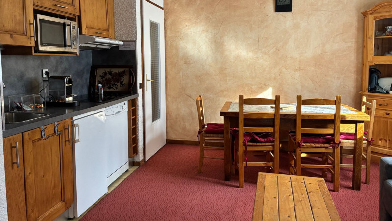 CUISINE - APPARTEMENT LE CHAMOIS 8 - VALLOIRE CENTRE - VALLOIRE RESERVATIONS CUISINE - APPARTEMENT LE CHAMOIS 8 - VALLOIRE CENTRE - VALLOIRE RESERVATIONS