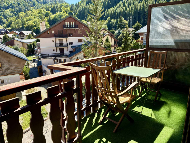 BALCON - APPARTEMENT RESIDENCE GALIBIER 26 - VALLOIRE CENTRE - VALLOIRE RESERVATIONS BALCON - APPARTEMENT RESIDENCE GALIBIER 26 - VALLOIRE CENTRE - VALLOIRE RESERVATIONS