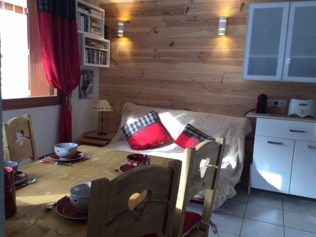 SEJOUR - APPARTEMENT ROCHECHATEAU 31 - VALLOIRE CENTRE - VALLOIRE RESERVATIONS SEJOUR - APPARTEMENT ROCHECHATEAU 31 - VALLOIRE CENTRE - VALLOIRE RESERVATIONS