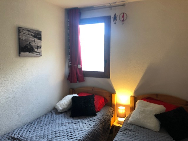 BEDROOM - RESIDENCE LES VALMONTS - APPARTEMENT DAPHNEE 23 - VALLOIRE LES CHARBONNIERES - VALLOIRE RESERVATIONS BEDROOM - RESIDENCE LES VALMONTS - APPARTEMENT DAPHNEE 23 - VALLOIRE LES CHARBONNIERES - VALLOIRE RESERVATIONS