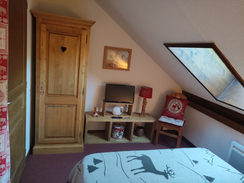 CHAMBRE - APPARTEMENT LES VALMONTS DAPHNE 63 - LES CHARBONNIERES VALLOIRE CHAMBRE - APPARTEMENT LES VALMONTS DAPHNE 63 - LES CHARBONNIERES VALLOIRE