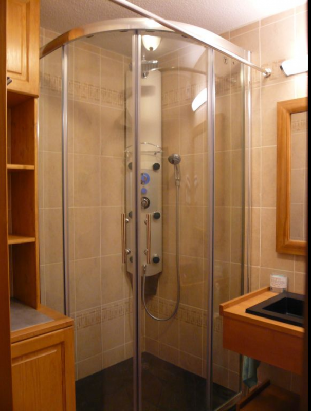 Salle d'eau - Ancolie n° 202 Les Chalets de la Vallée d'or - Valloire Salle d'eau - Ancolie n° 202 Les Chalets de la Vallée d'or - Valloire