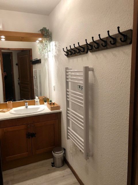 BATHROOM - RESIDENCE LES VALMONTS - APPARTEMENT DAPHNEE 23 - VALLOIRE LES CHARBONNIERES - VALLOIRE RESERVATIONS BATHROOM - RESIDENCE LES VALMONTS - APPARTEMENT DAPHNEE 23 - VALLOIRE LES CHARBONNIERES - VALLOIRE RESERVATIONS